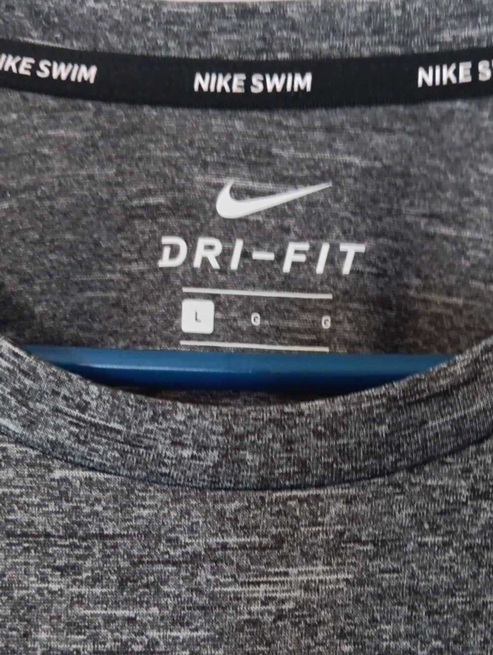Nike Men’s Long Sleeve Dri-FIT Heathered Charcoal Gray Performance Tee